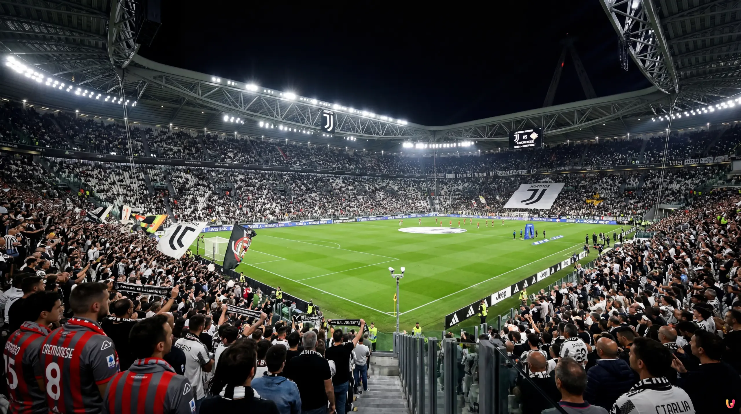 Panoramica dell'Allianz Stadium illuminato per la partita Juventus contro Cremonese