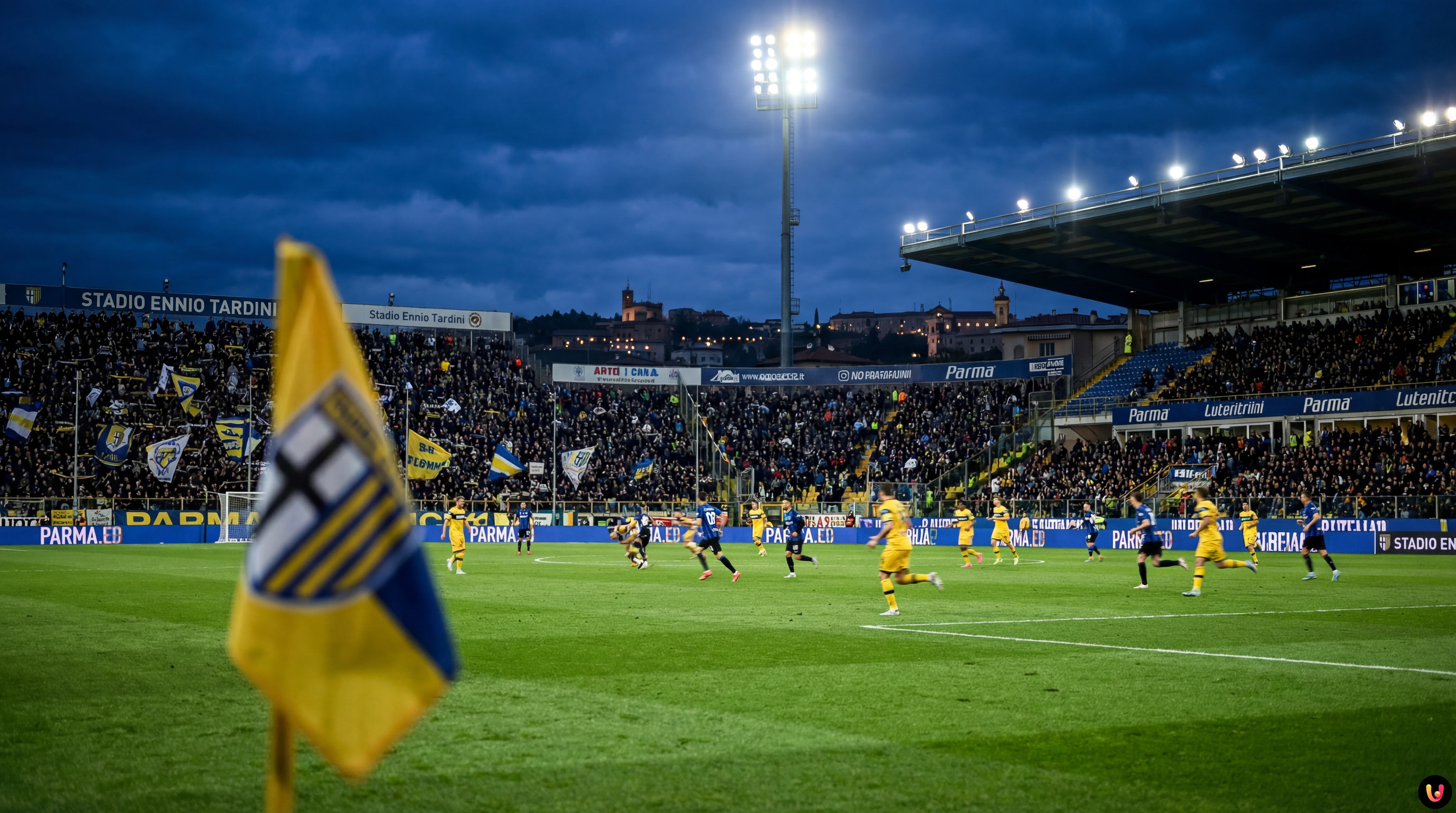Calciatori in azione durante il match di Serie A Parma-Inter allo Stadio Tardini