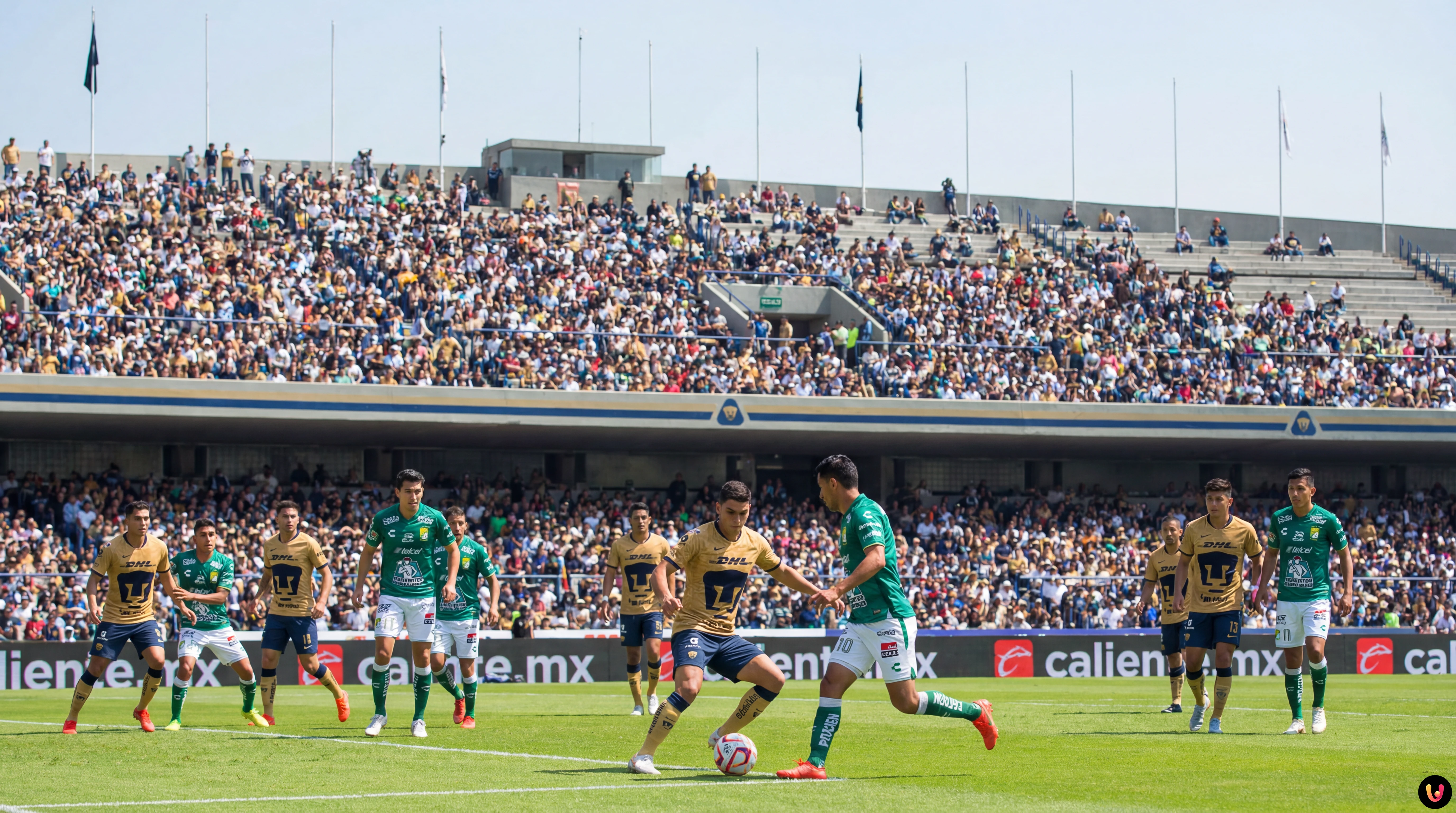 Pumas UNAM vs Club Le&oacute;n soccer match action at Estadio Ol&iacute;mpico Universitario