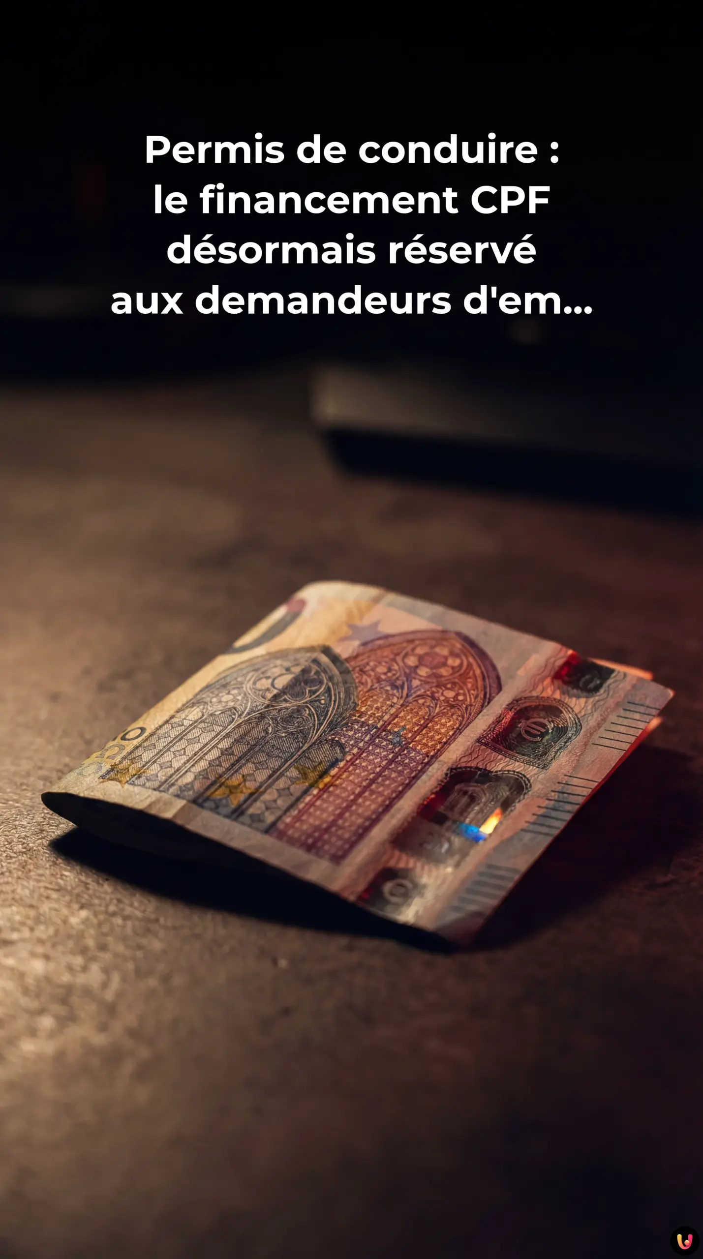 Voiture d'auto-école et application Mon Compte Formation.